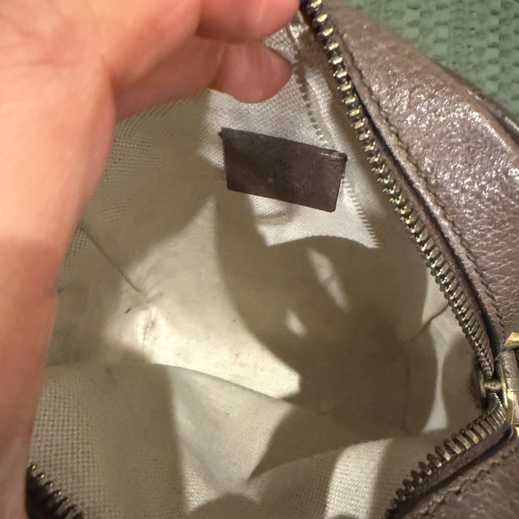 Gucci! Preloved GG supreme ophidia mini messenger!!comes with a box - Picture 10 of 16